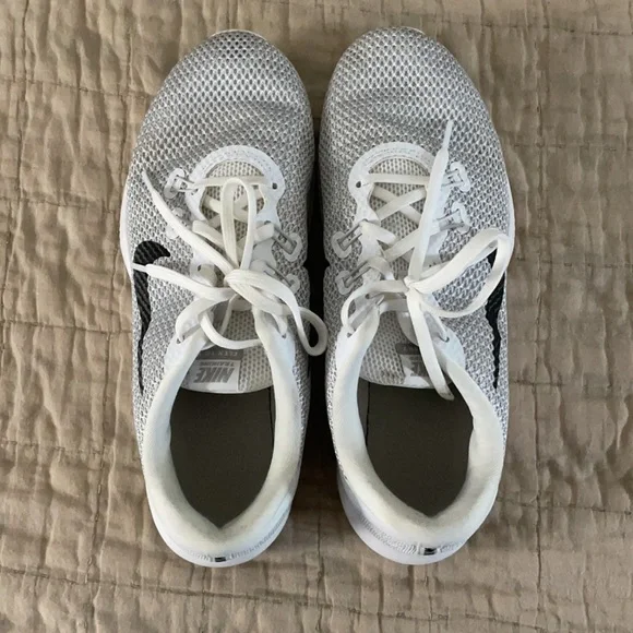 Women’s Nike’s - Picture 2 of 5